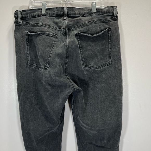 Old Navy Women’s Black Distressed High Waisted Sky-Hi Straight Leg Jeans - Picture 8 of 12